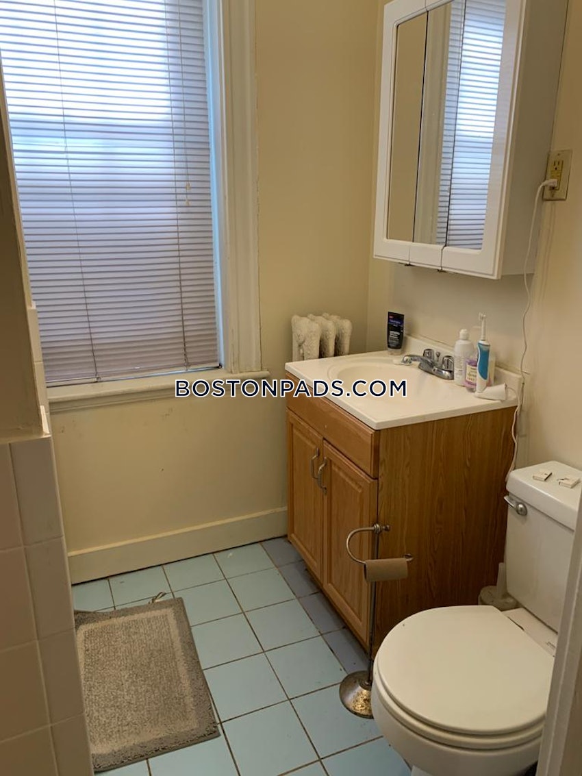 BROOKLINE- COOLIDGE CORNER - 5 Beds, 2 Baths - Image 16