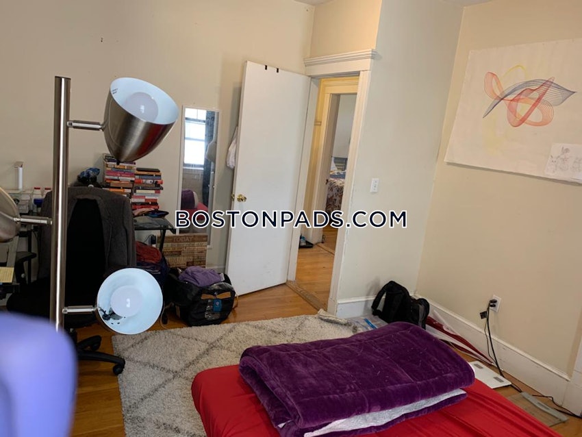 BROOKLINE- COOLIDGE CORNER - 5 Beds, 2 Baths - Image 4