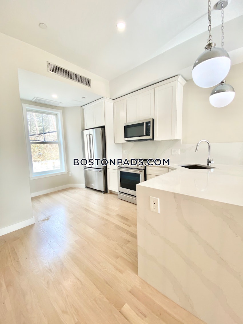 BOSTON - MISSION HILL - 2 Beds, 1.5 Baths - Image 9