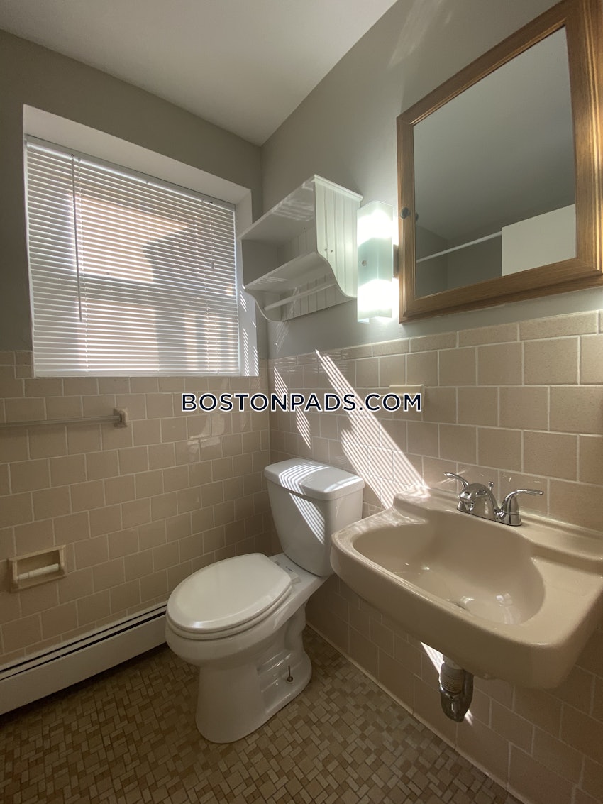 BOSTON - BRIGHTON - OAK SQUARE - 1 Bed, 1 Bath - Image 14