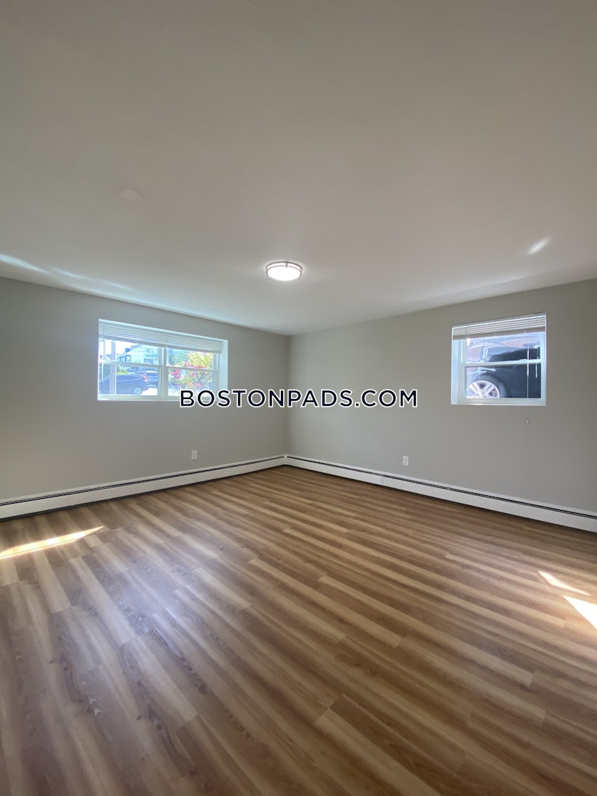 BOSTON - BRIGHTON - OAK SQUARE - 1 Bed, 1 Bath - Image 10