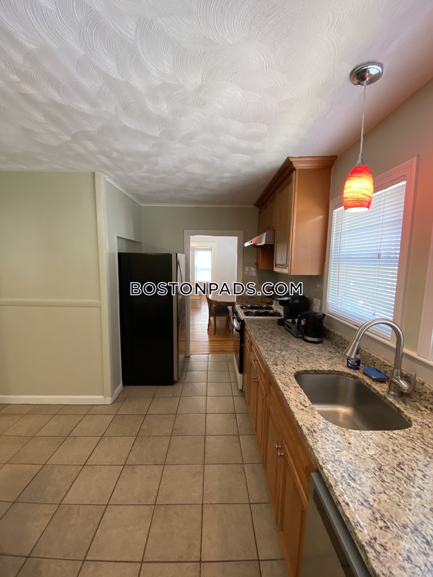 QUINCY - NORTH QUINCY - 3 Beds, 1 Bath - Image 26