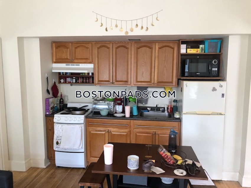 BROOKLINE- WASHINGTON SQUARE - 2 Beds, 1 Bath - Image 1