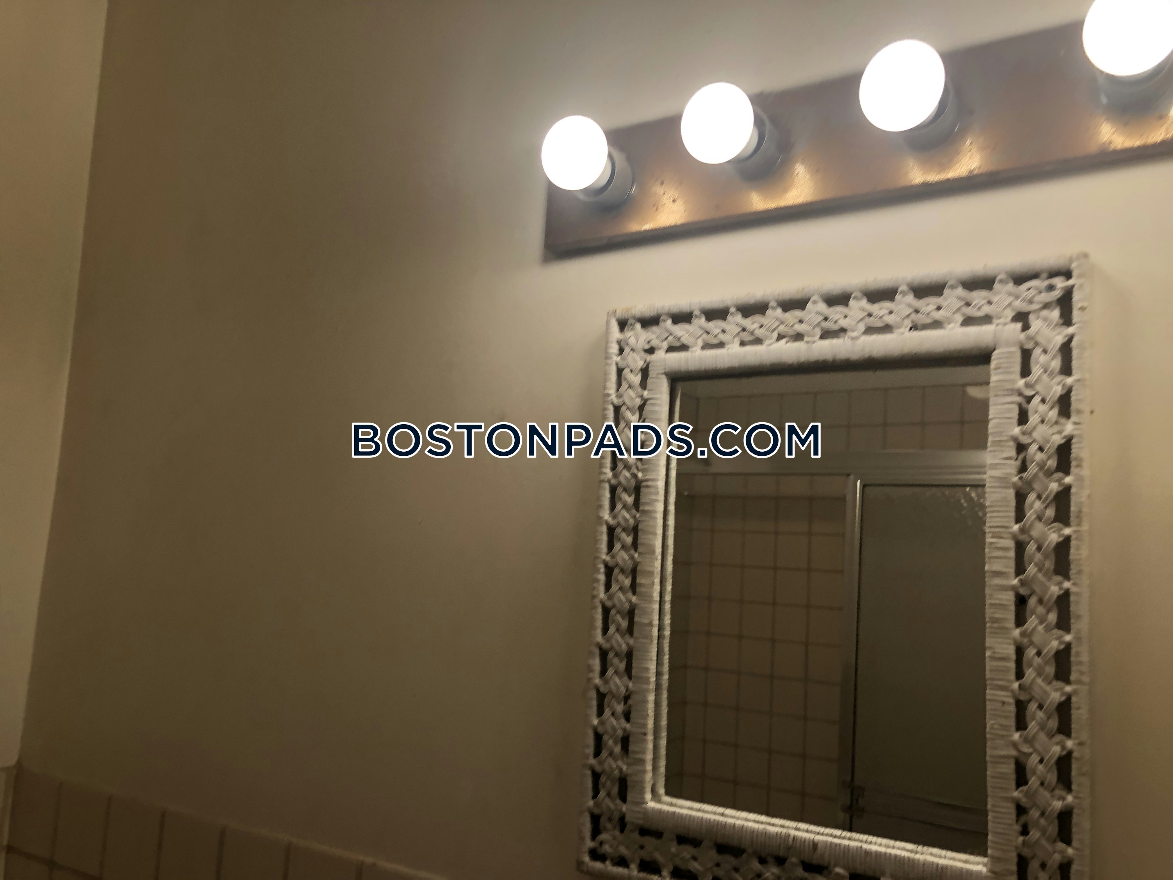 Boston - 2 Beds, 1 Baths