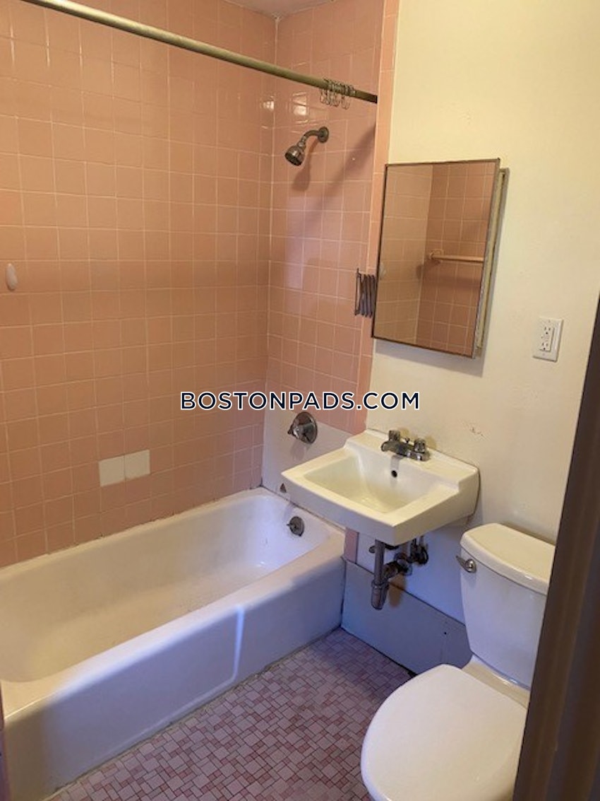 CAMBRIDGE - HARVARD SQUARE - 1 Bed, 1 Bath - Image 21