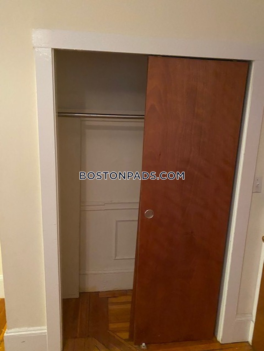 CAMBRIDGE - HARVARD SQUARE - 1 Bed, 1 Bath - Image 7