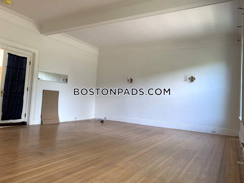 BROOKLINE- WASHINGTON SQUARE - 4 Beds, 3.5 Baths - Image 17