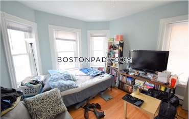 Boston - 4 Beds, 2 Baths