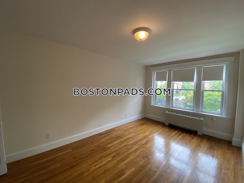 CAMBRIDGE - HARVARD SQUARE - 1 Bed, 1 Bath - Image 7