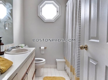 Boston - 3 Beds, 2.5 Baths