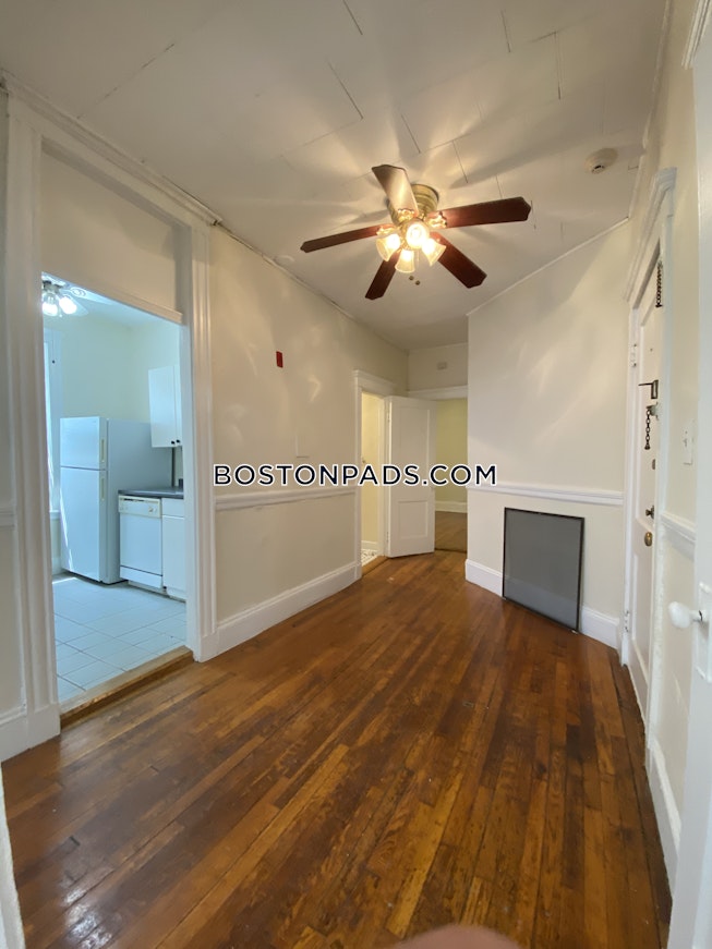 Boston - $2,650+ /mo