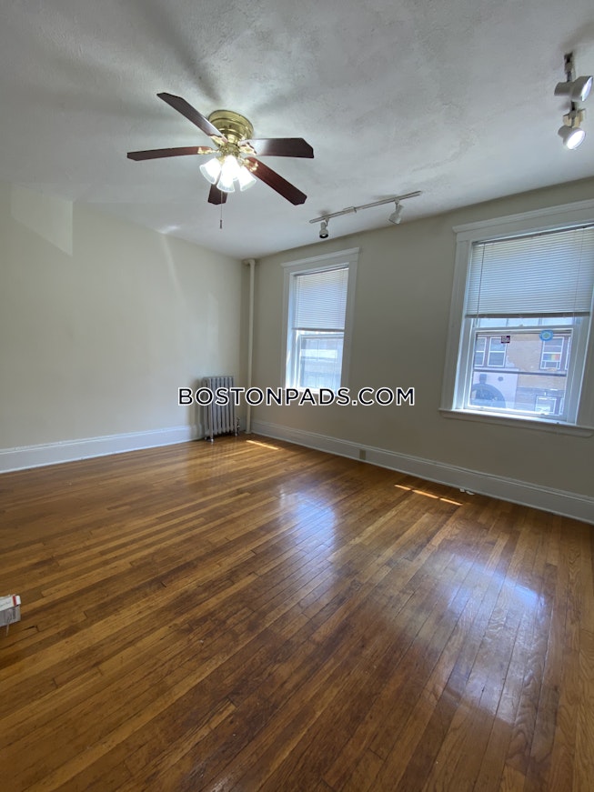 Boston - $2,650+ /mo