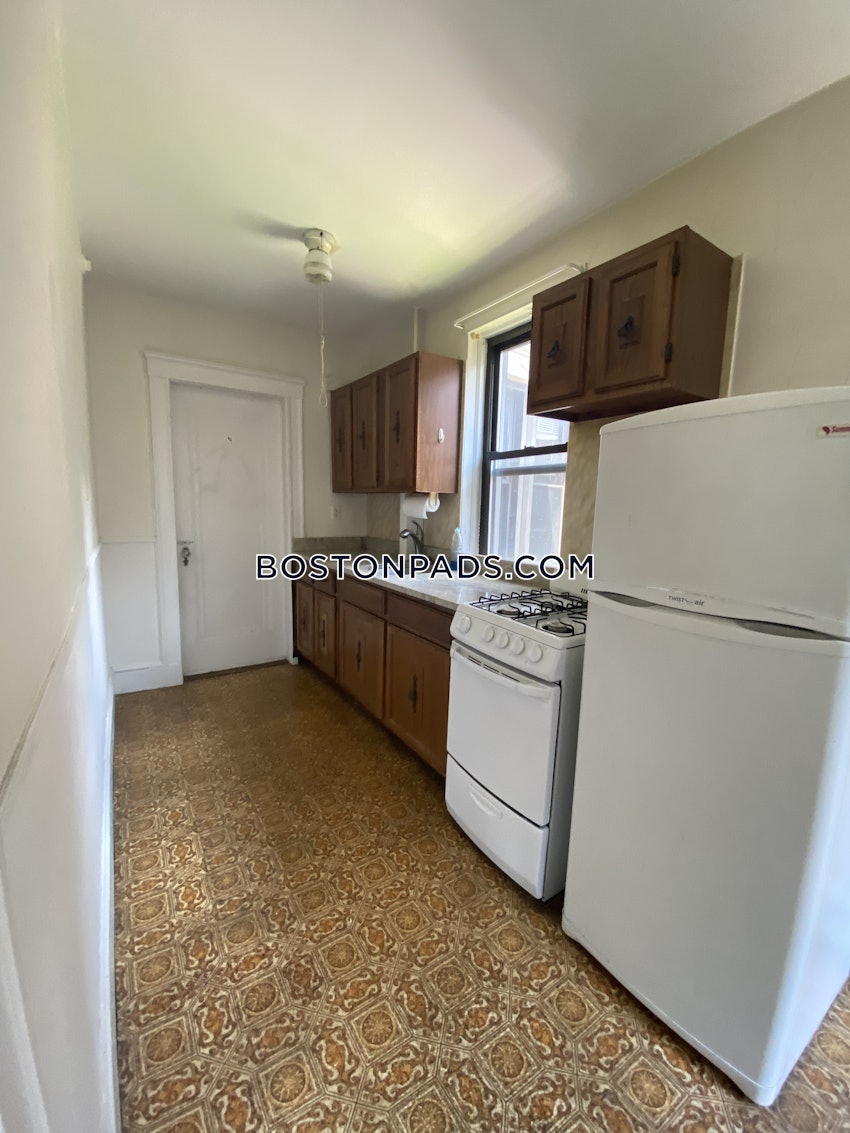 MEDFORD - WELLINGTON - 1 Bed, 1 Bath - Image 2