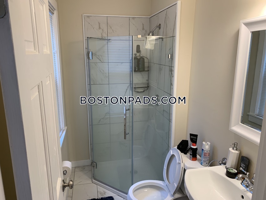 SOMERVILLE - TUFTS - 4 Beds, 2 Baths - Image 7