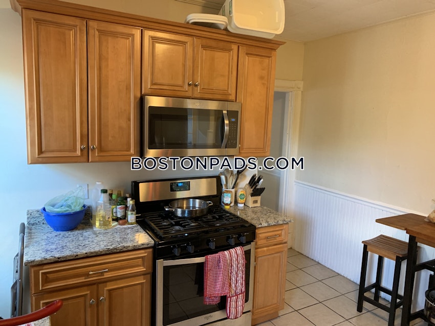 SOMERVILLE - TUFTS - 4 Beds, 2 Baths - Image 2