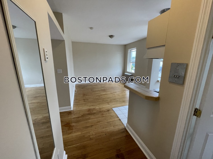 Commonwealth Ave., Boston