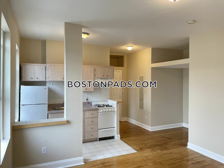 Commonwealth Ave., Boston