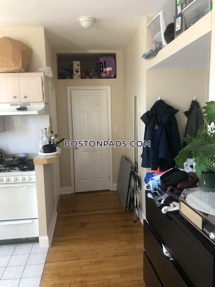 Commonwealth Ave., Boston