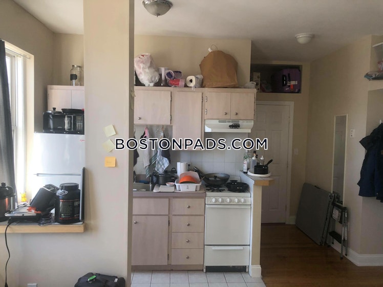 Commonwealth Ave., Boston