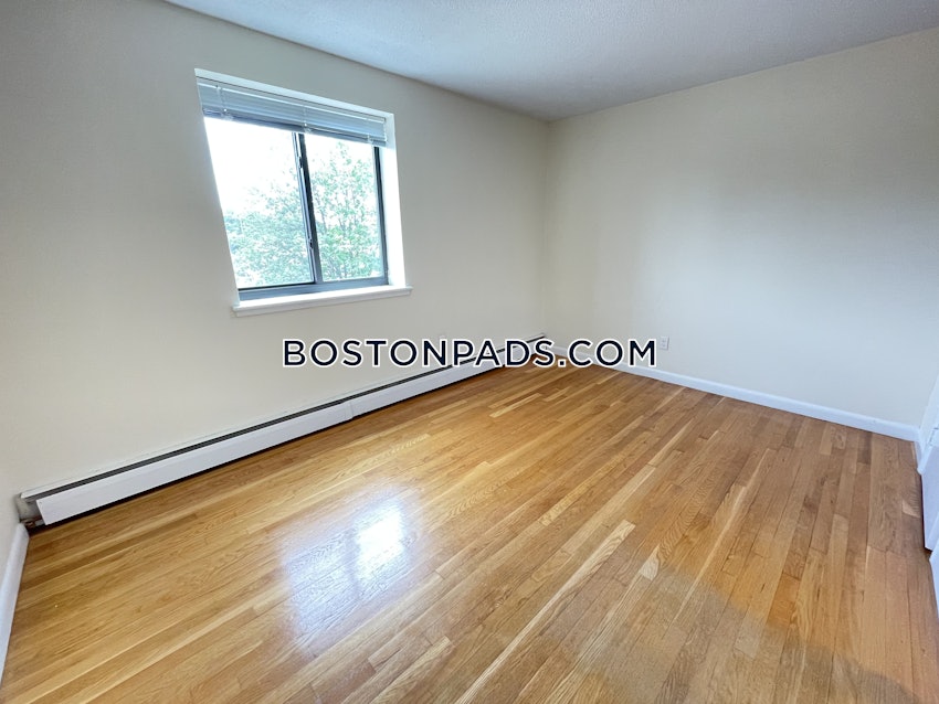 CAMBRIDGE - MT. AUBURN/BRATTLE/ FRESH POND - 2 Beds, 1 Bath - Image 11