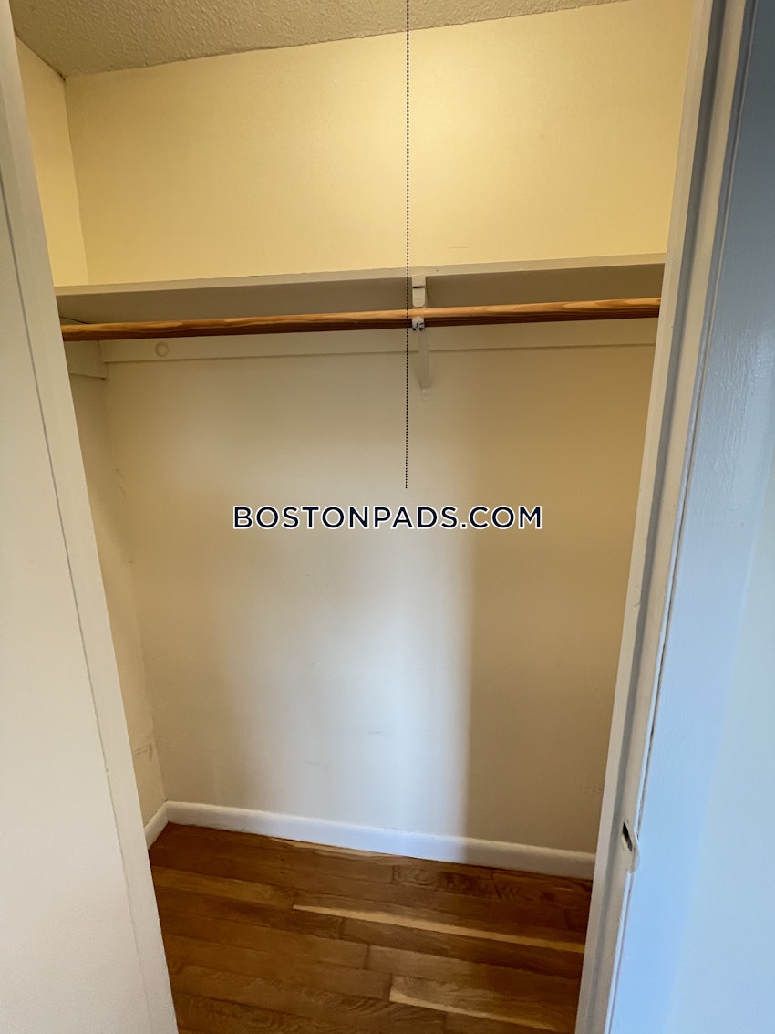 CAMBRIDGE - MT. AUBURN/BRATTLE/ FRESH POND - 2 Beds, 1 Bath - Image 10