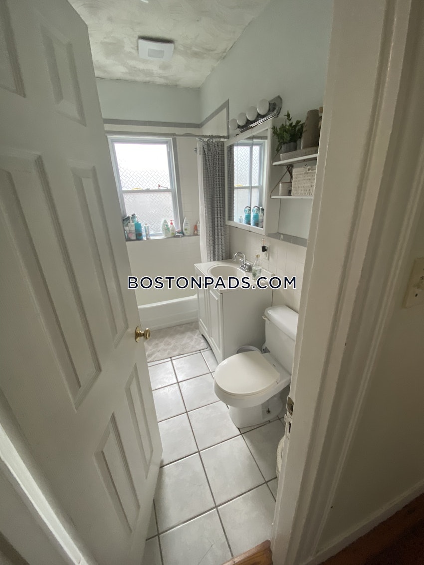 BROOKLINE - CHESTNUT HILL - 5 Beds, 1 Bath - Image 17