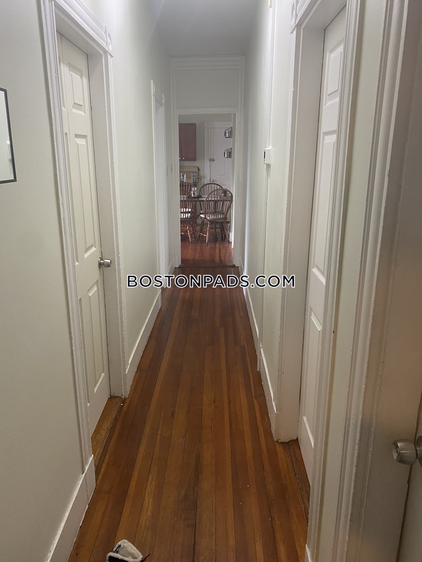 BROOKLINE - CHESTNUT HILL - 5 Beds, 1 Bath - Image 13