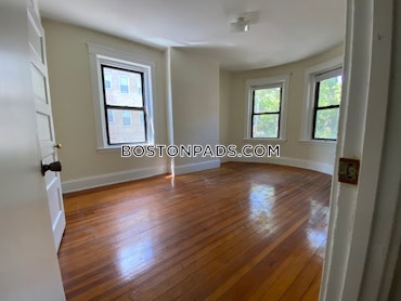 Boston - 2 Beds, 1 Baths