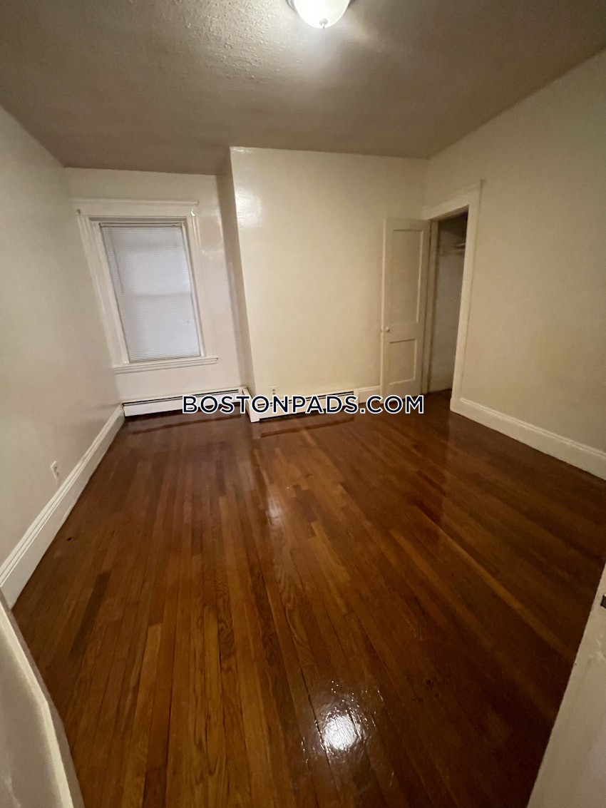 LYNN - 2 Beds, 1 Bath - Image 6