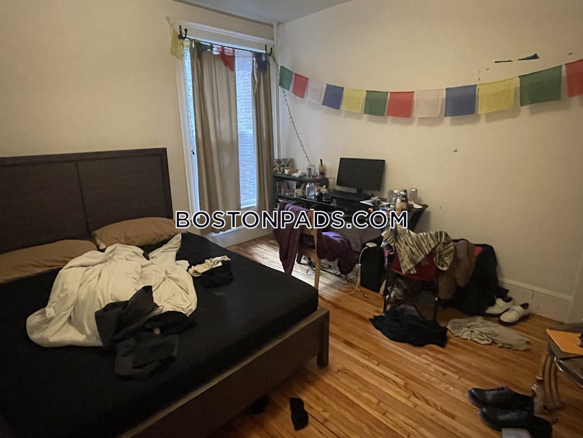 BOSTON - ALLSTON - 5 Beds, 2 Baths - Image 3