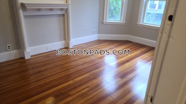 Boston - 4 Beds, 2 Baths