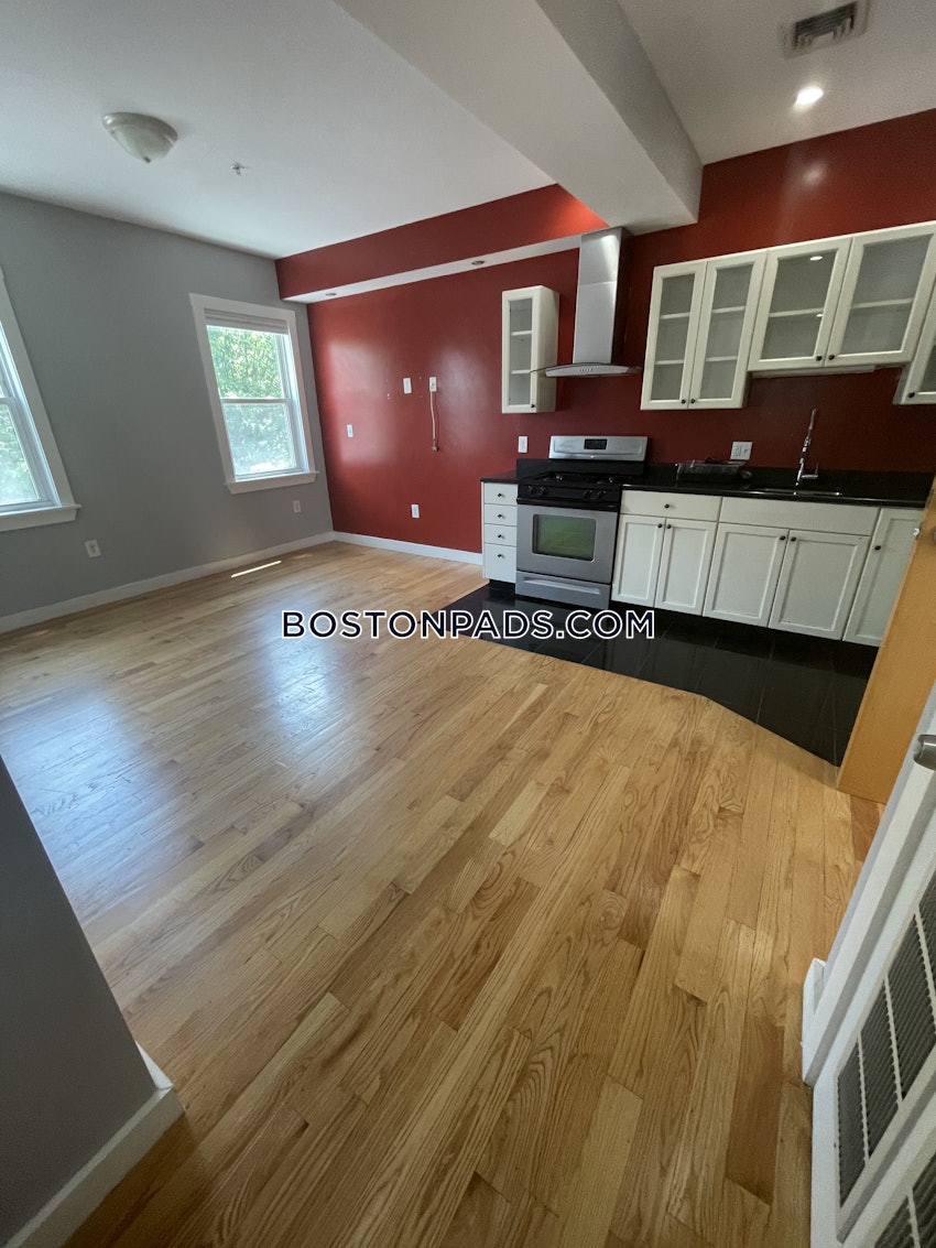 BOSTON - ROXBURY - 2 Beds, 1 Bath - Image 4