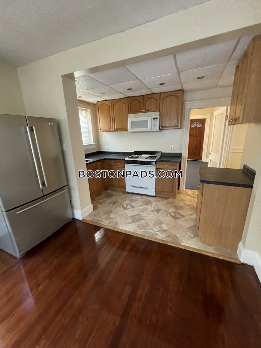 LYNN - 2 Beds, 1 Bath - Image 13