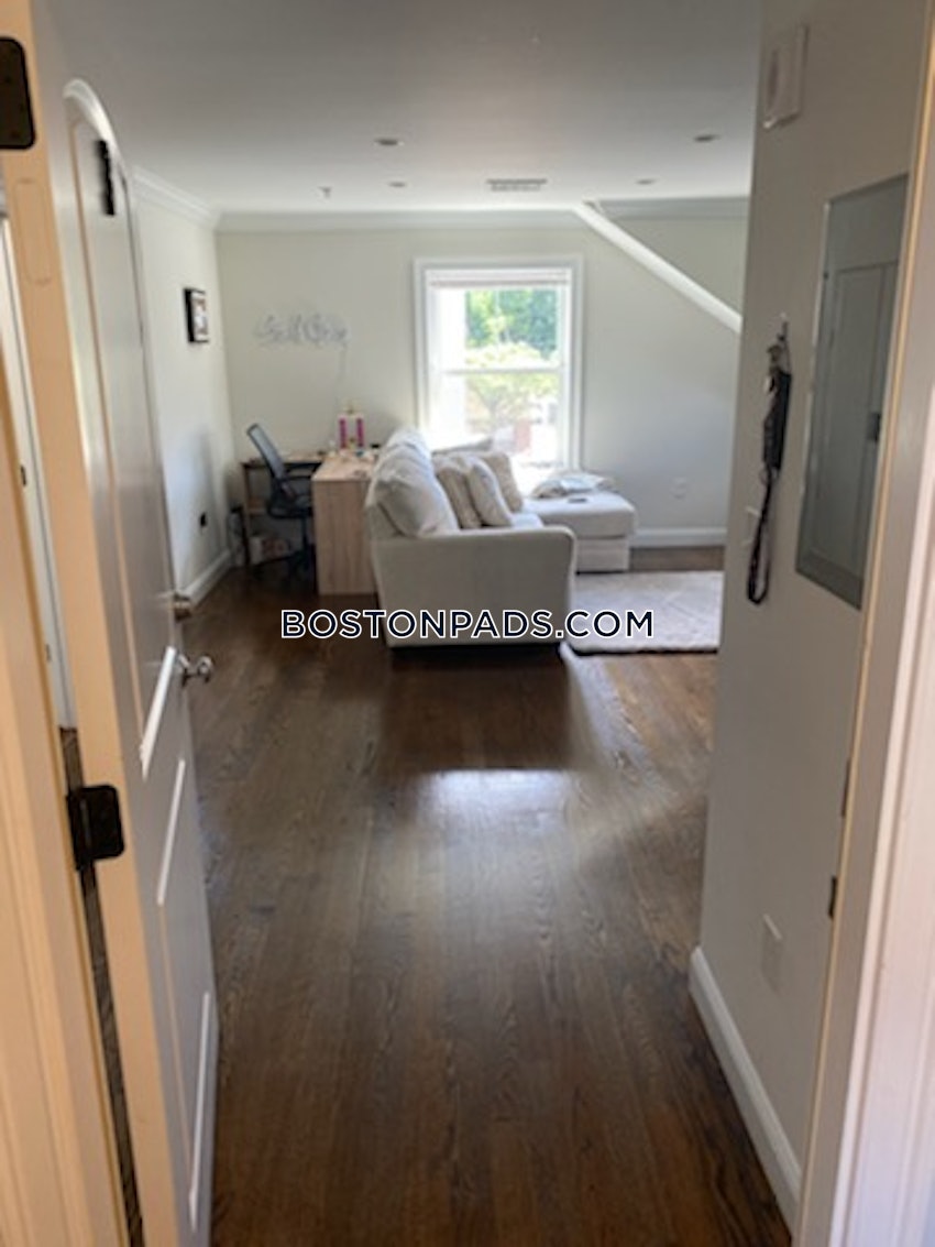 BOSTON - JAMAICA PLAIN - FOREST HILLS - 2 Beds, 1 Bath - Image 9