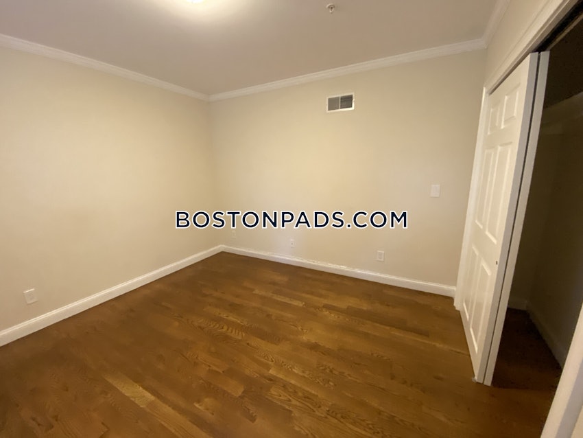 BOSTON - ROXBURY - 5 Beds, 1.5 Baths - Image 7