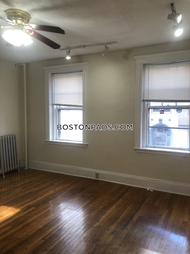 Boston - $2,650+ /mo