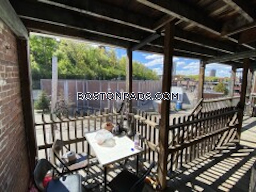 BOSTON - MISSION HILL - 4 Beds, 2 Baths - Image 7