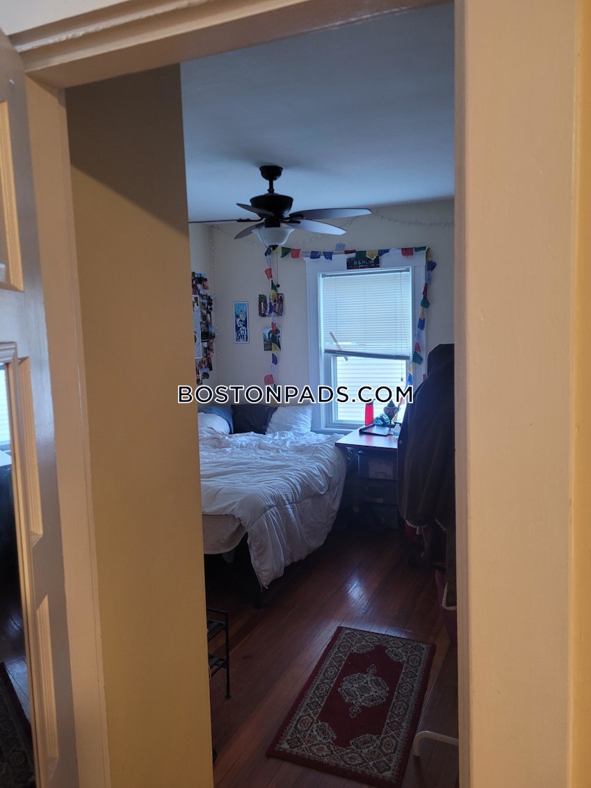 SOMERVILLE - PORTER SQUARE - 4 Beds, 2 Baths - Image 11