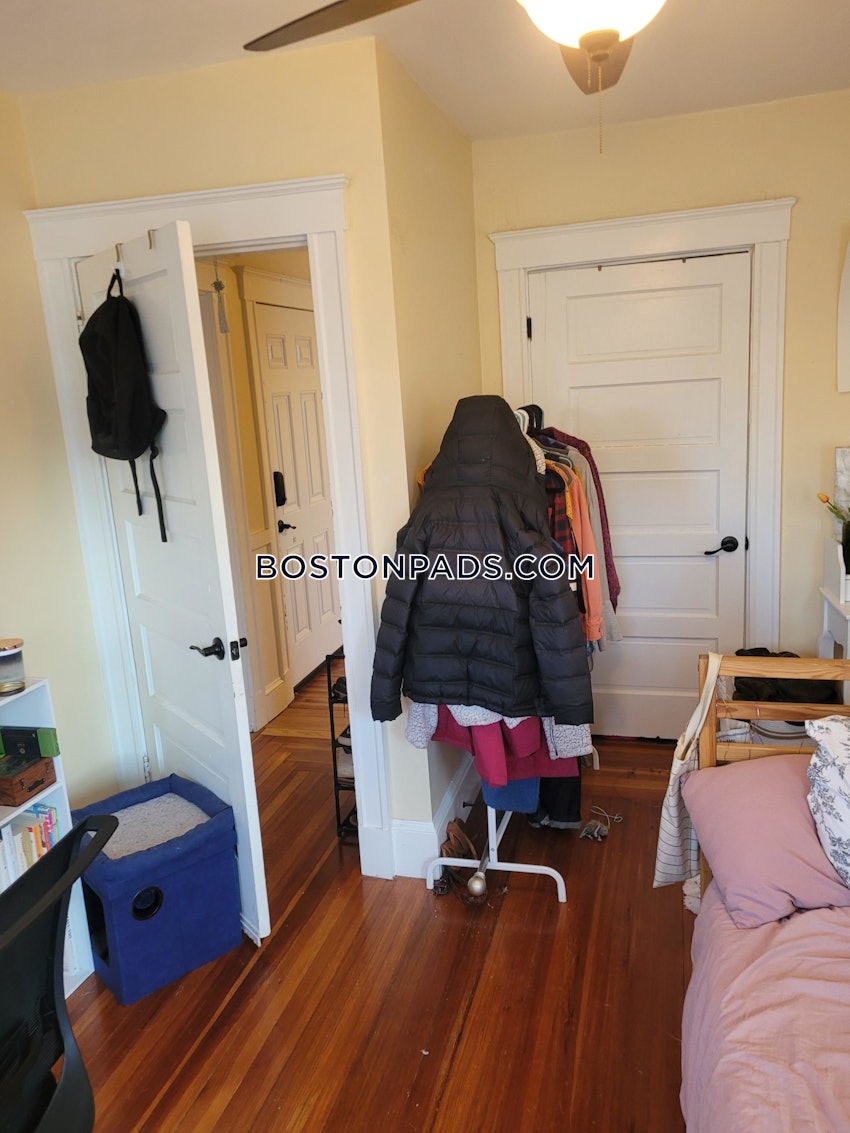 SOMERVILLE - PORTER SQUARE - 4 Beds, 2 Baths - Image 7