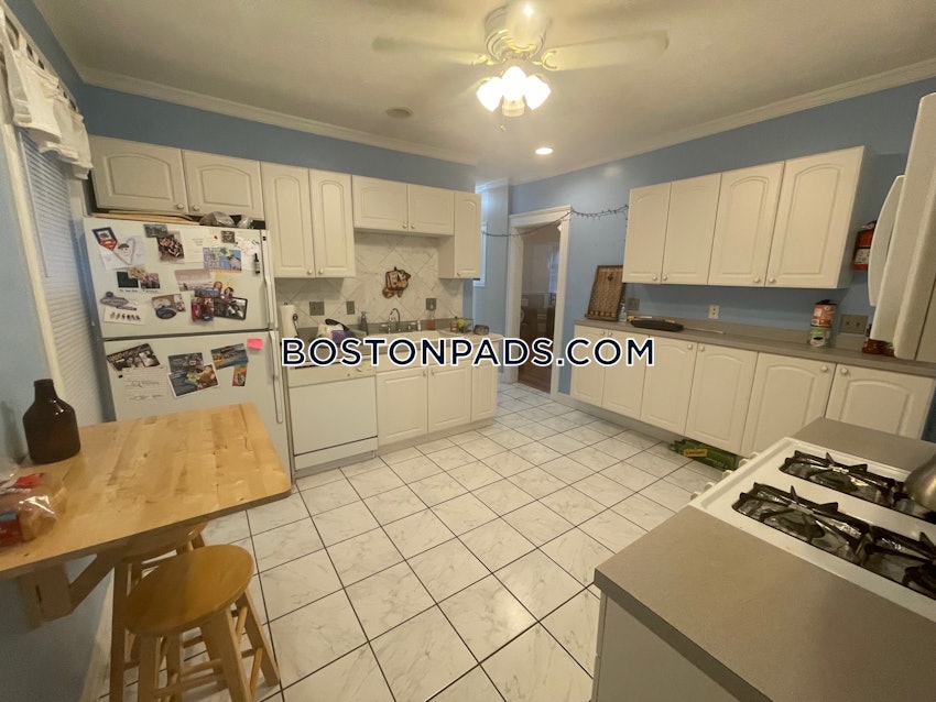 BOSTON - BRIGHTON - OAK SQUARE - 3 Beds, 1 Bath - Image 1