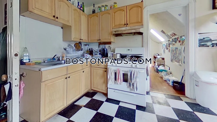 BOSTON - ALLSTON/BRIGHTON BORDER - 3 Beds, 1 Bath - Image 1