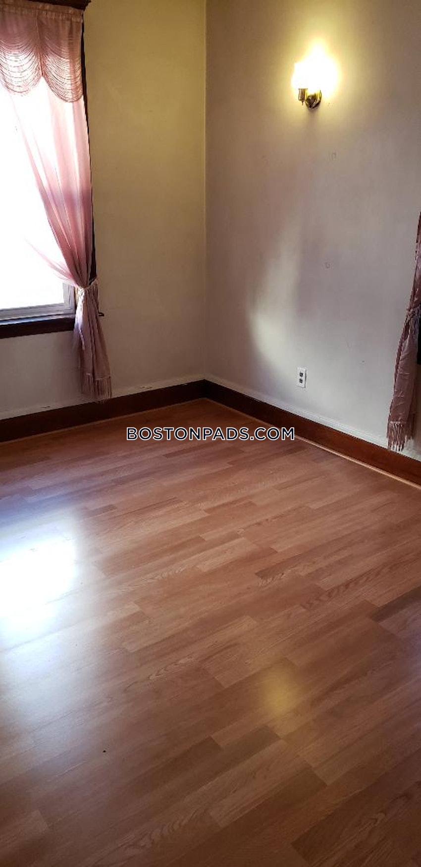 BOSTON - ALLSTON - 4 Beds, 1 Bath - Image 2