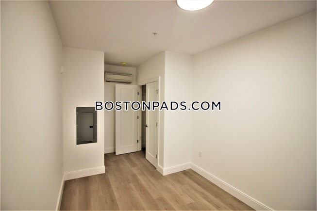 Boston - $2,800+ /mo