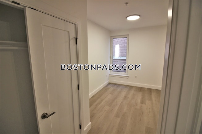 Boston - $2,800+ /mo