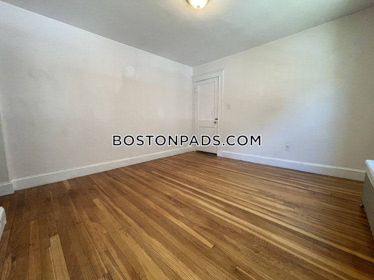 Colborne Rd., Boston