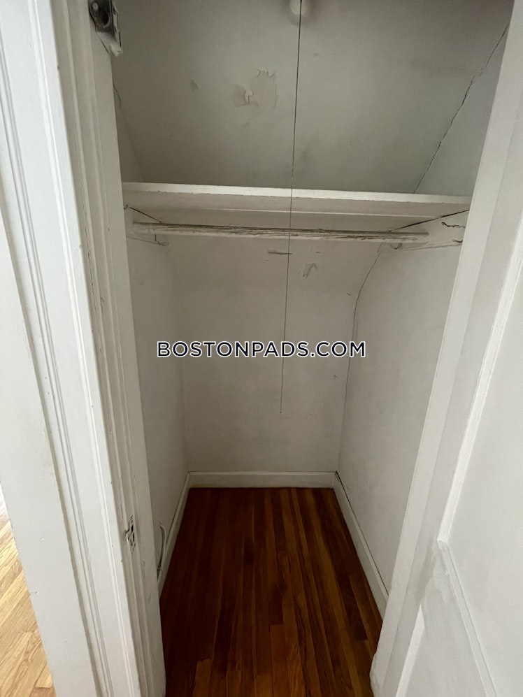 Colborne Rd., Boston