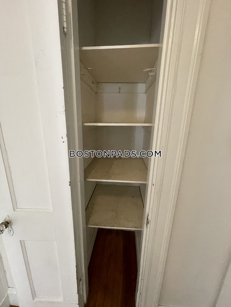 Colborne Rd., Boston