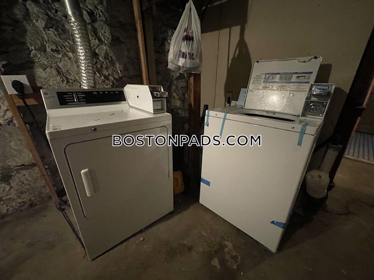 Colborne Rd., Boston