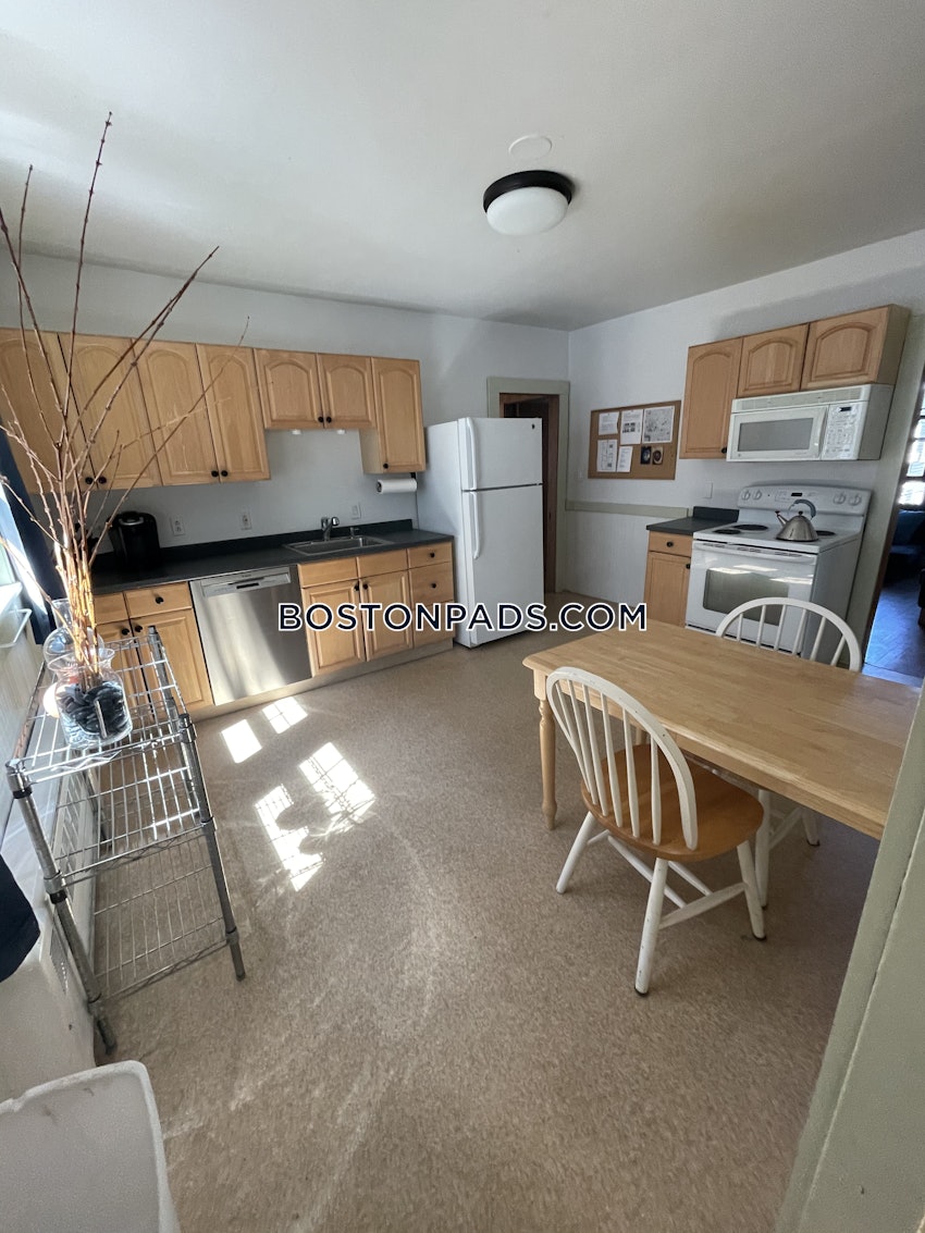 CAMBRIDGE - HARVARD SQUARE - 4 Beds, 1 Bath - Image 24
