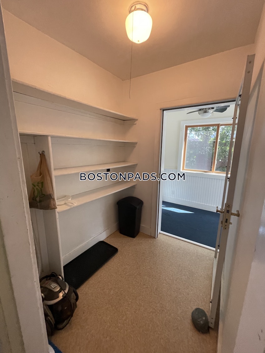 CAMBRIDGE - HARVARD SQUARE - 4 Beds, 1 Bath - Image 39